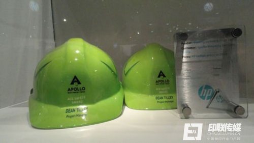 使用数码印刷印制的保险帽
